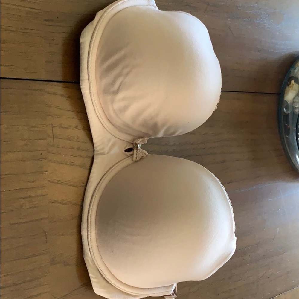 Demi bra